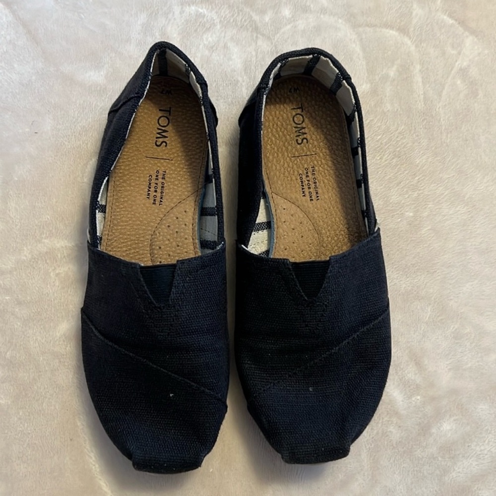 Woman’s TOMS